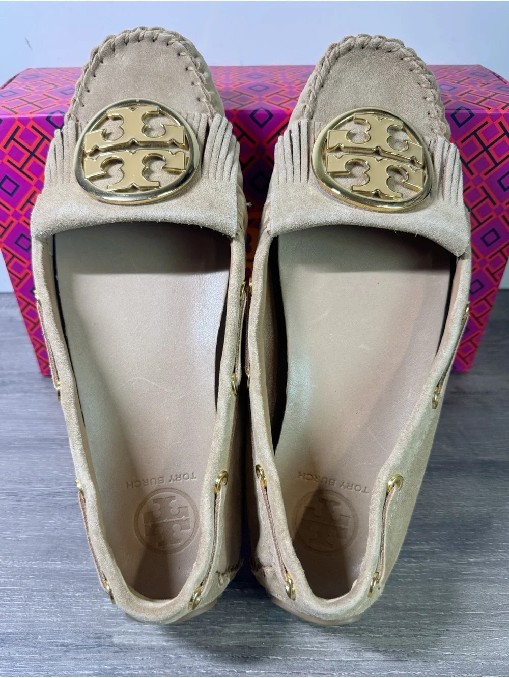 Tory Burch Alexandra Split Suede Fringe Moccasins with Gold Logo loafers sz8